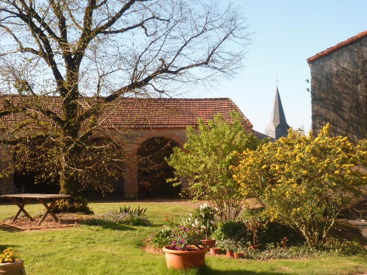 Le Logis Acomodação com café da manhã Les Pineaux Exterior foto