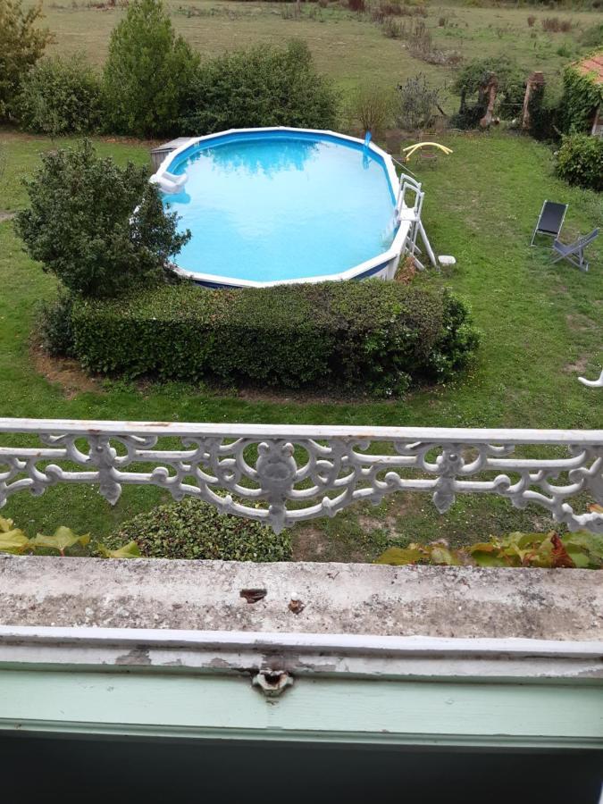 Le Logis Acomodação com café da manhã Les Pineaux Exterior foto