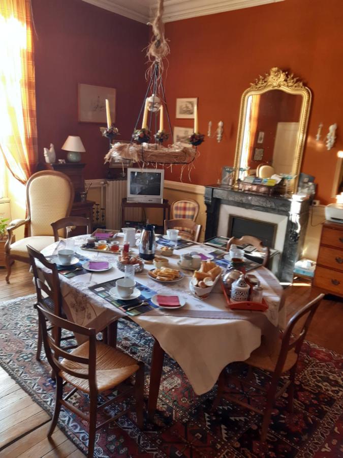 Le Logis Acomodação com café da manhã Les Pineaux Exterior foto